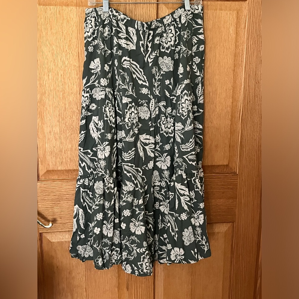 SO goods for life, midi green skirt - Picture 1 of 5